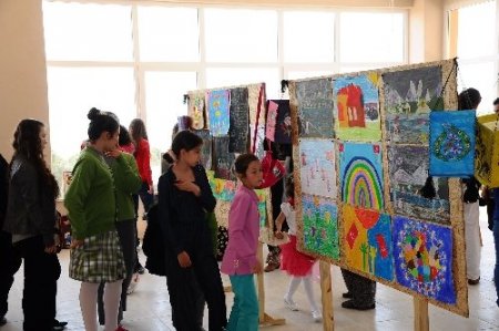 Çakırlı'da öğrenci ve öğretmenler sergi açtı