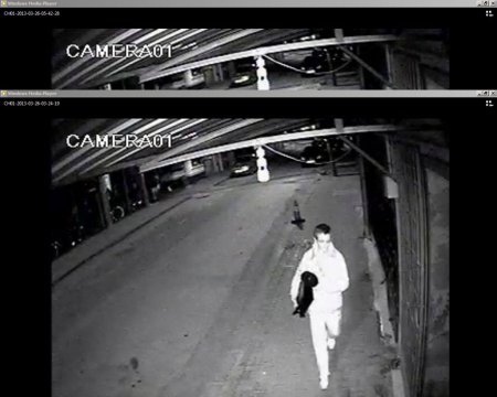 Çaldıkları eşyaları taşırken görüntülendiler