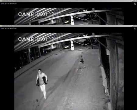 Çaldıkları eşyaları taşırken görüntülendiler