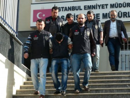 Çaldıkları kasayı hamala taşıttılar