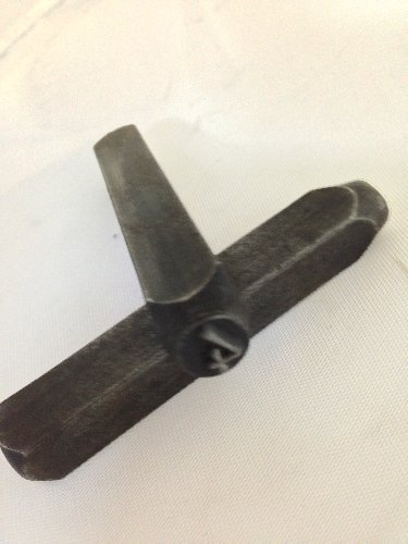 Çaldıkları motosikletlerin şasisini değiştirmek için Almanya'da alet getirmişler