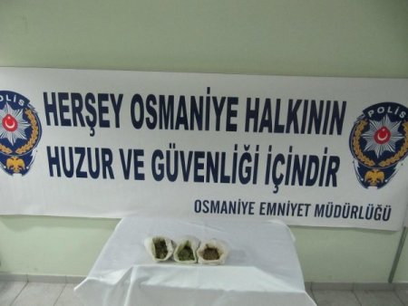 Çalılıklara Bıraktıkları Esrarı Almaya Gelince Yakalandılar