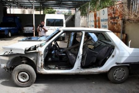 Çalıntı Otomobilleri Parçalarken Yakalandı