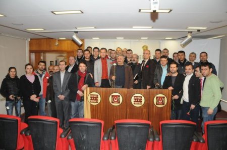Çalışan Gazeteciler Günü Denizli'de Karanfillerle Kutlandı