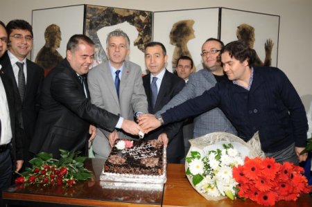 Çalışan Gazeteciler Günü Denizli'de pastayla kutlandı