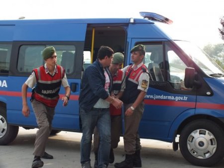 'Çalıştıkları fabrikadan çalıp mağazada sattılar' iddiası