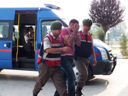 'Çalıştıkları fabrikadan çalıp mağazada sattılar' iddiası