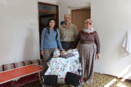 Cam Kemik Hastası, Bayram Öncesi Tekerlekli Sandalye Sevinci Yaşadı