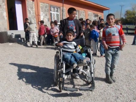 Cam kemik hastası Samet için yol yapıldı