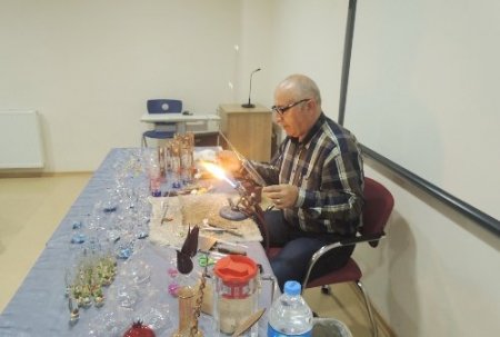 Cam üfleme sanatı Bademli’ye nefes verdi