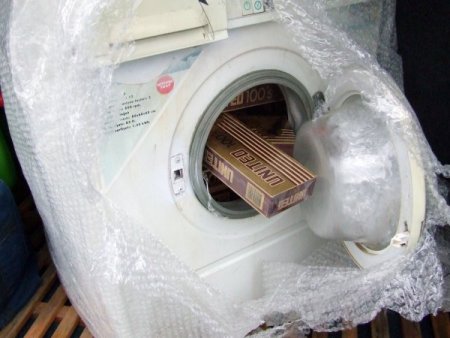 Çamaşır makinesinde kaçak sigara ele geçirildi