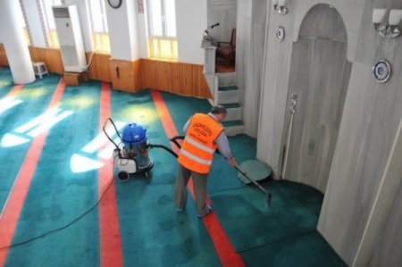 Camilerde 'Kutlu Doğum' Temizliği