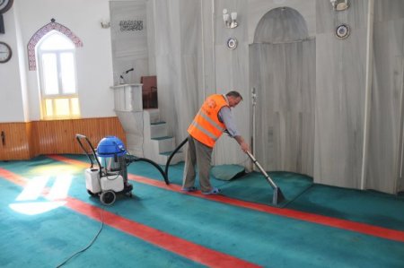 Camilerde 'Kutlu Doğum' Temizliği