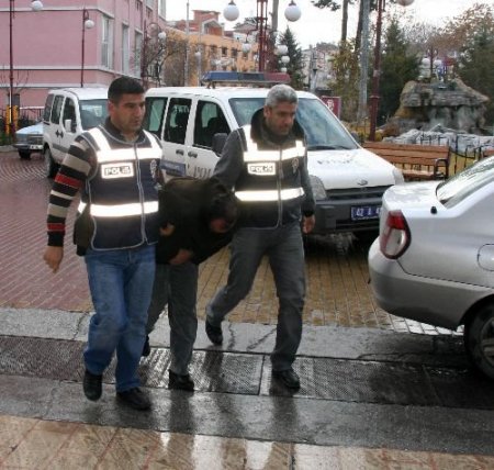 Camilerdeki Bağış Paralarını Bile Çalmışlar