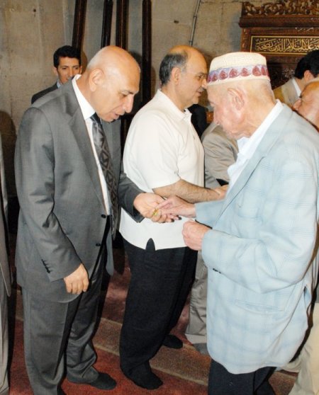 Camilere Akın Eden Kayserililer, Çıkışta Birbirleriyle Bayramlaştı