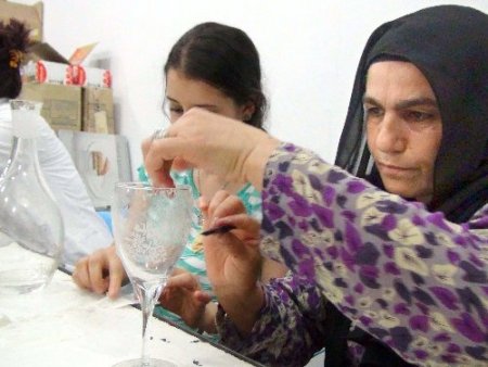 Camlar hünerli ellerde hayat buluyor