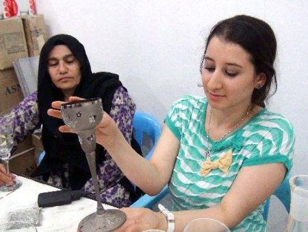 Camlar hünerli ellerde hayat buluyor