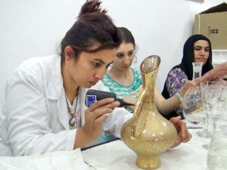 Camlar hünerli ellerde hayat buluyor