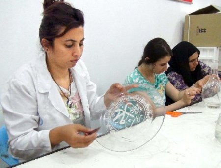 Camlar hünerli ellerde hayat buluyor