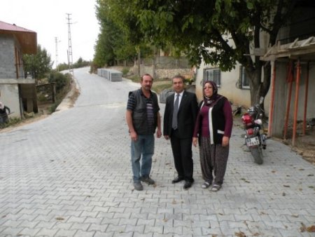 Çamlıyayla'nın yollarına parke taşı döşeniyor