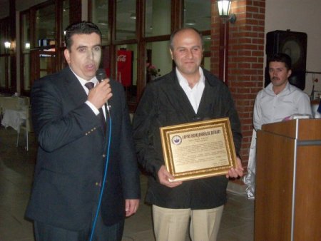 Çanakçılılar Çalışkan Kaymakama Hemşerilik Beratı Verdi