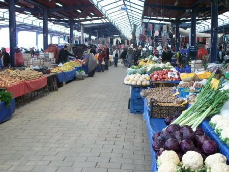 Çanakkale Belediyesi Pazarcılara Geçmiştin Borç Çıkardı