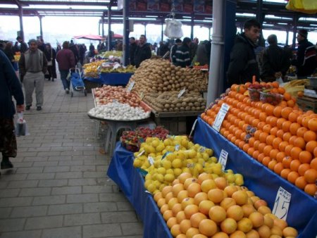 Çanakkale Belediyesi Pazarcılara Geçmiştin Borç Çıkardı