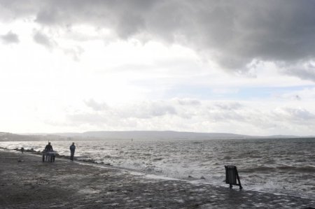 Çanakkale Boğazı çift renge dönüştü, feribot seferleri iptal oldu