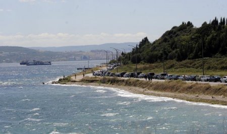 Çanakkale Feribot İskelelerinde Kilometrelerce Araç Kuyruğu Oluştu