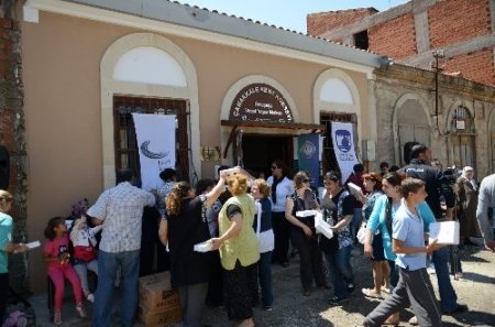 Çanakkale Halk Eğitim kursiyeri kadınlar sergi açtı