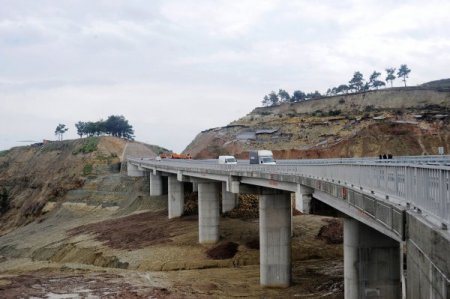 Çanakkale-İzmir karayolu heyelan tehlikesi altında