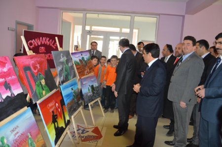 “Çanakkale Şehitler Abidesi ve Çanakkale Bir Destandır” resim sergisi açıldı