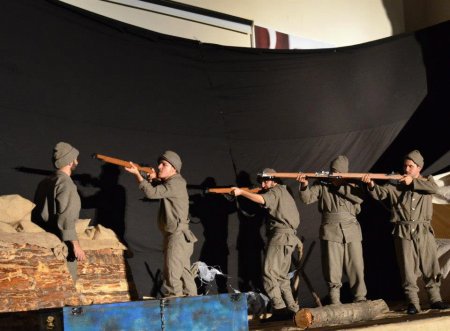Çanakkale şehitleri Bor'da tiyatro ile anıldı