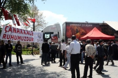 Çanakkale Zaferi'ni anlatan gezici müzeye yoğun ilgi