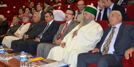 Çanakkale'de Alevilik-Bektaşilik Sempozyumu düzenledi