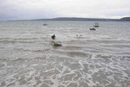 Çanakkale'de fırtına: Tekneler battı, yollar göle döndü