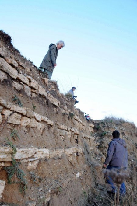 Çanakkale'de heyelan, tarihi yapıyı ortaya çıkardı
