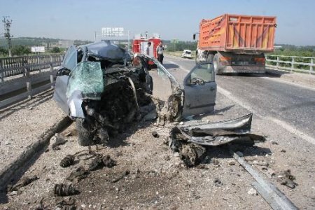 Çanakkale'de Kaza: 1 Ölü, 1 Yaralı