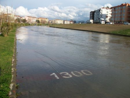 Çanakkale'de Sarıçay taştı