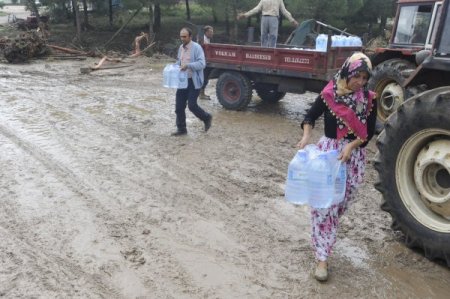 Çanakkale’deki sel felaketinin yaraları sarılıyor