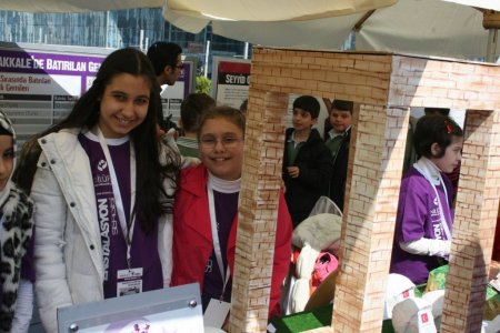 Çanakkale’yi anlatmak için yağlı buğday çorbası ikram ettiler