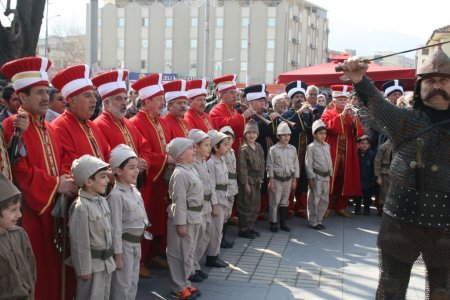 Çanakkale’yi anlatmak için yağlı buğday çorbası ikram ettiler