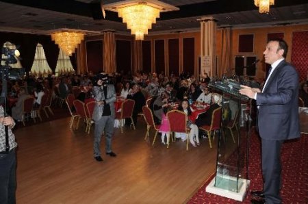 Canik Ak Partili Kadınlardan Muhtaç Kadınlara Yardım
