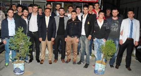 Canik Belediye Başkanı Genç'ten gençlere siyaset tavsiyesi