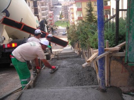 Çankaya'da dik sokaklara merdiven yapılıyor