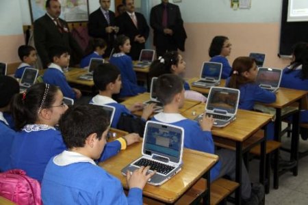 Çankırı İlker Tuncay İlköğretim Okulu'na 360 Dizüstü Bilgisayar Hediye Edildi