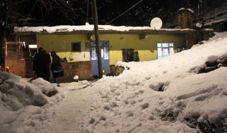 Canlı bombanın babası: Oğlum kendini ve bizi ateşe attı
