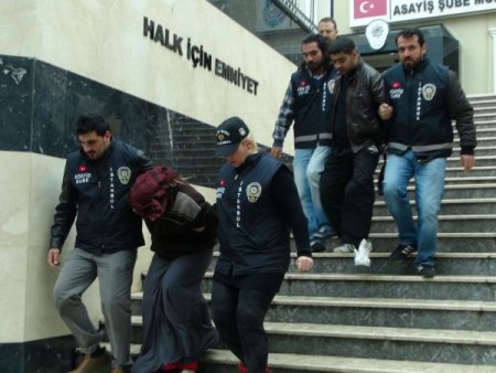 Çanta hırsızı güvenlik kameralarına yakalandı