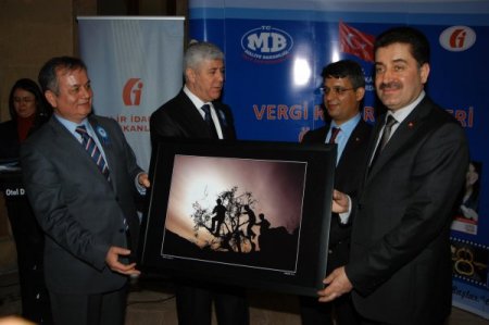 Cantimur: Ülkenin vergi geliri ne kadar yüksekse, gelişmesi de o kadar olur