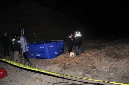 Çapa makinesinin üzerine düşen adam feci şekilde can verdi